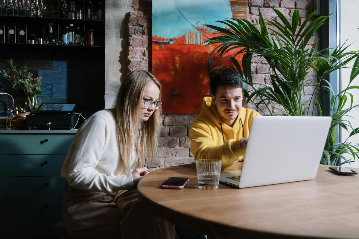 L'art comme levier de Qualité de Vie au Travail (QVT) : bien plus qu'un décor