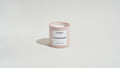 Bougie parfumée Cannelya Violette Musquée, pot rose texturé, mèche visible