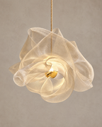 Suspension sculpturale Aériane en maille métallique – 75 × 60 cm