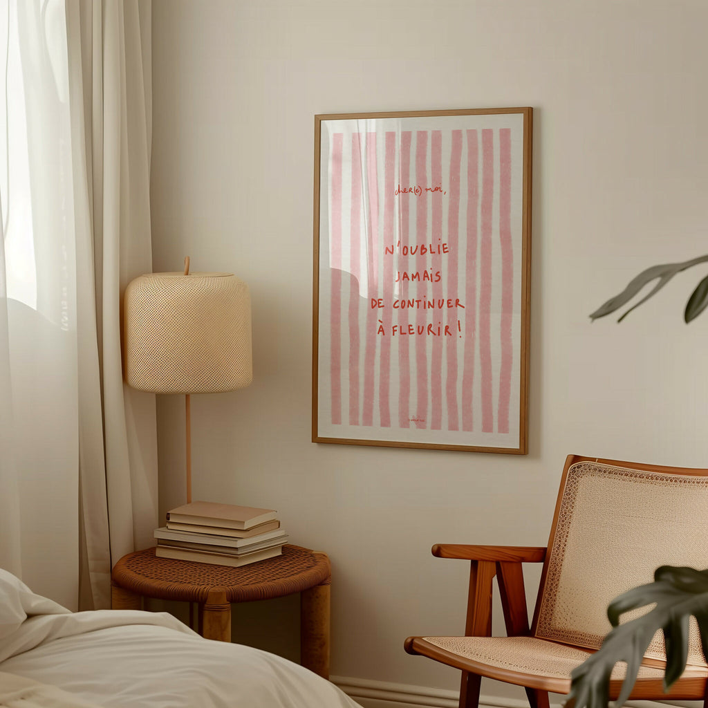 Affiche encadrée à rayures roses avec texte décoratif, format vertical