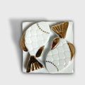 Boîte à bijoux en porcelaine blanche, couvercle poisson en relief doré