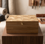 Coffret en bois clair avec marqueterie paille éventail Art déco, poignée ronde