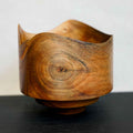 Bol en bois « vague » brun, forme ondulée, veinage visible