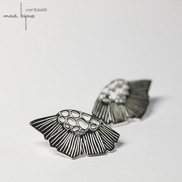 Floral pattern earrings