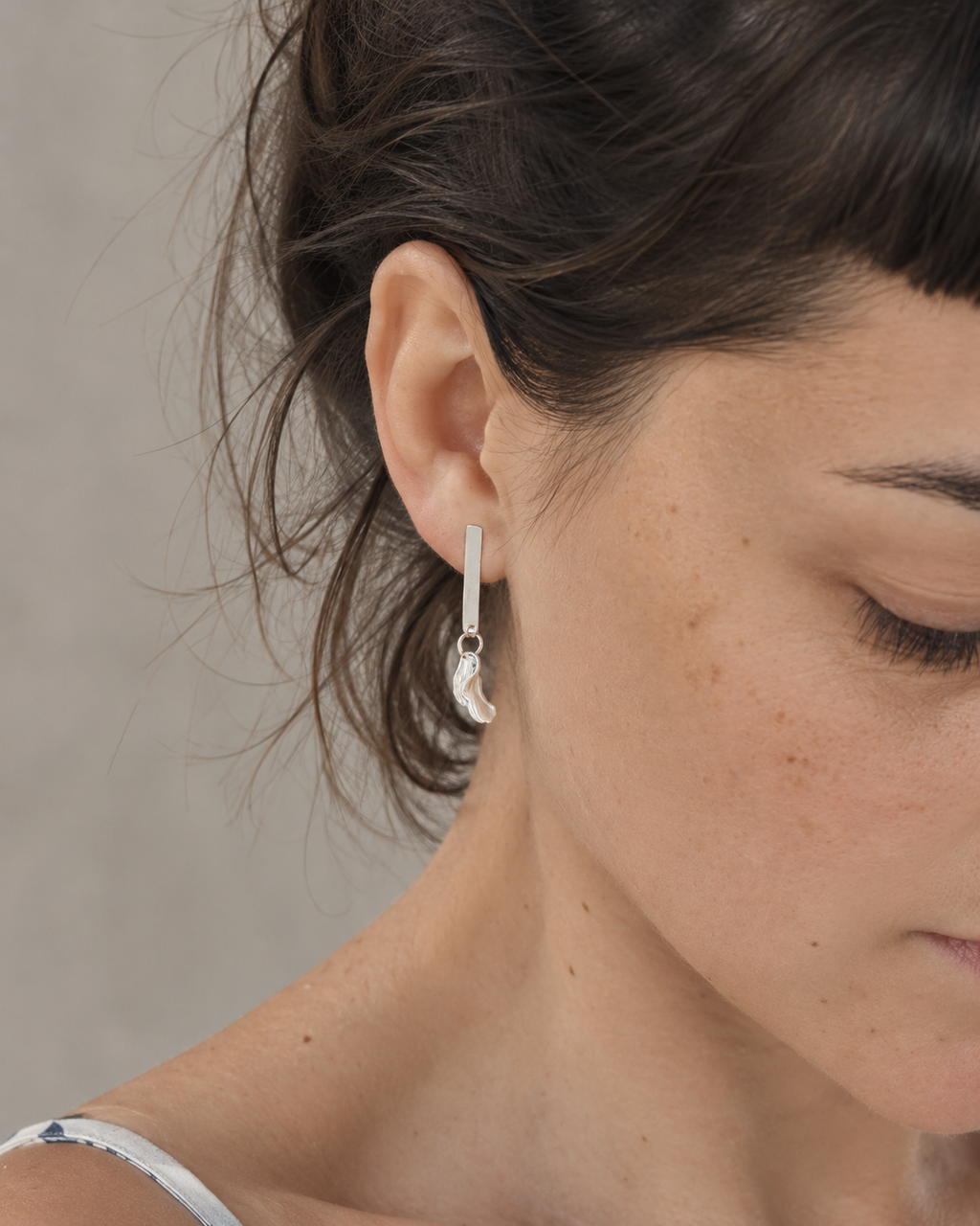 Bar and wave charm earrings, in recycled sterling silver