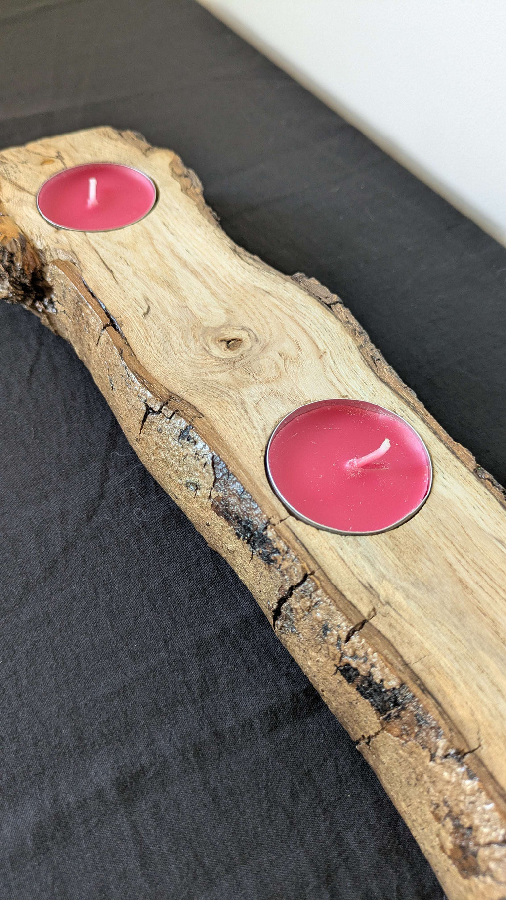 Bougeoir rustique en bois avec 2 bougies chauffe-plat roses