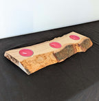 Bougeoir rustique en hêtre massif, planche avec trois bougies chauffe-plat rouges