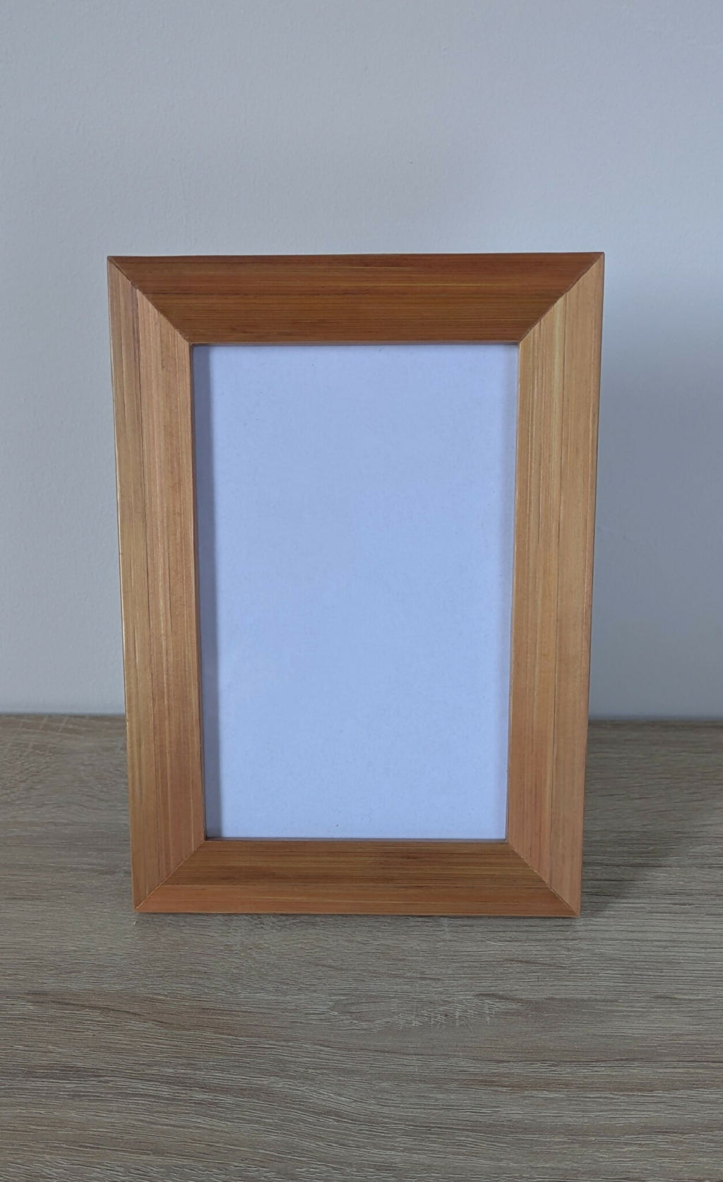 Cadre photo à poser en bois brun, face avant rectangulaire