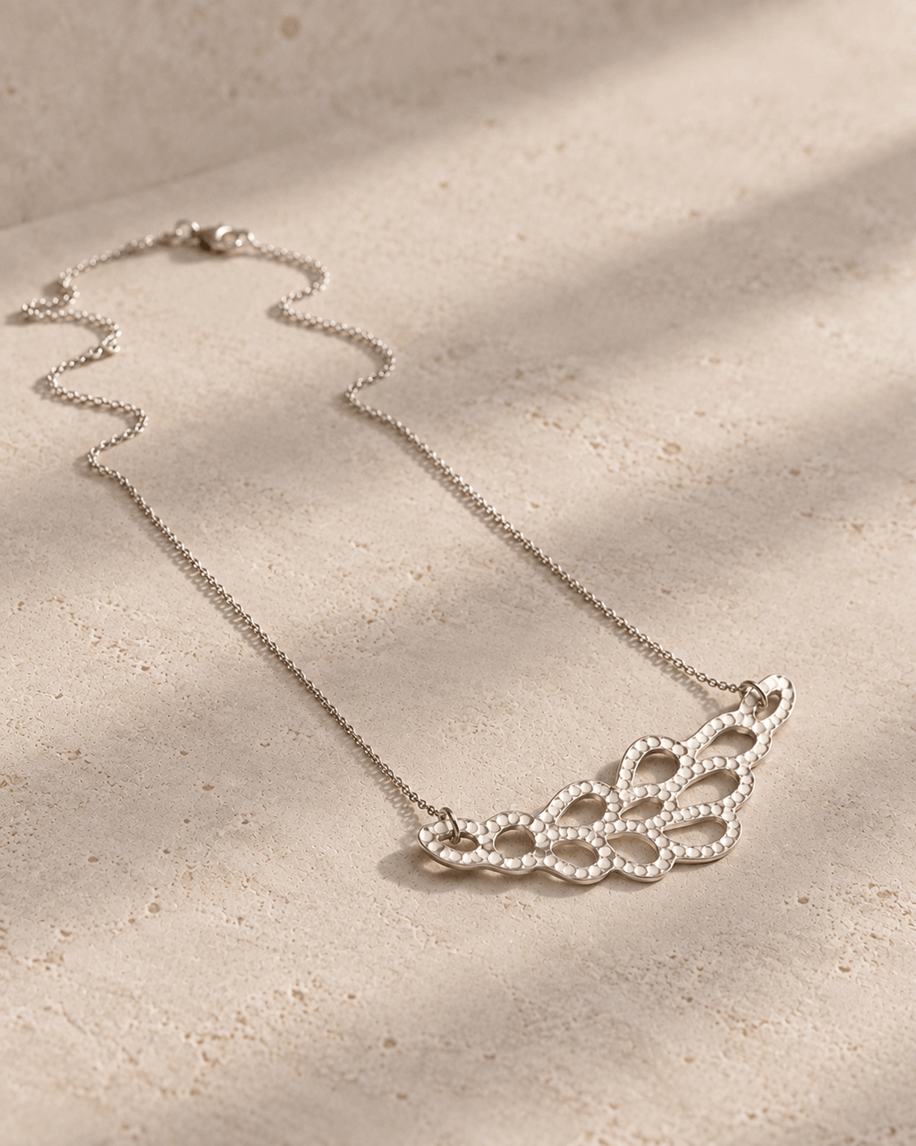 Collier en argent 925 à motif dentelle horizontale, chaîne fine et fermoir mousqueton