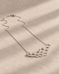 Collier en argent 925 à motif dentelle horizontale, chaîne fine et fermoir mousqueton
