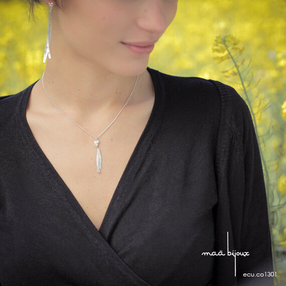 Discreet and subtle solid silver necklace, pendant with tassels