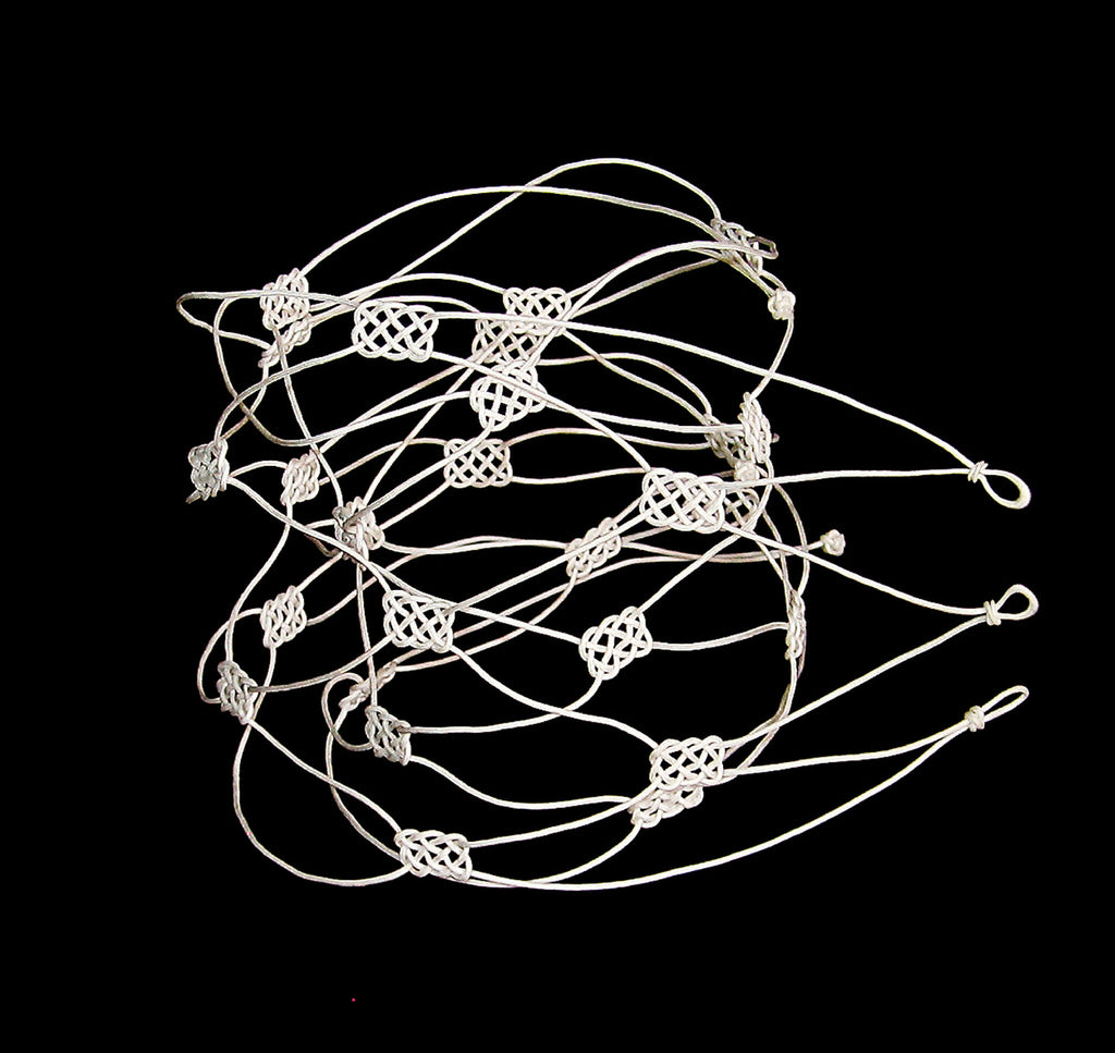 Collier en fil blanc avec perles tressées, plusieurs rangs