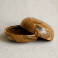 Coupelle en bois en forme de double cœur, deux demi-coques ouvertes