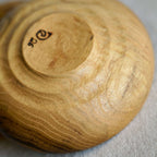 Couvercle de coupelle en bois double cœur, motif gravé en forme de cœur