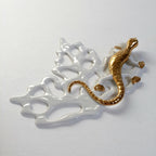 Décor de table feuille de vigne blanc brillant, serpent doré recourbé