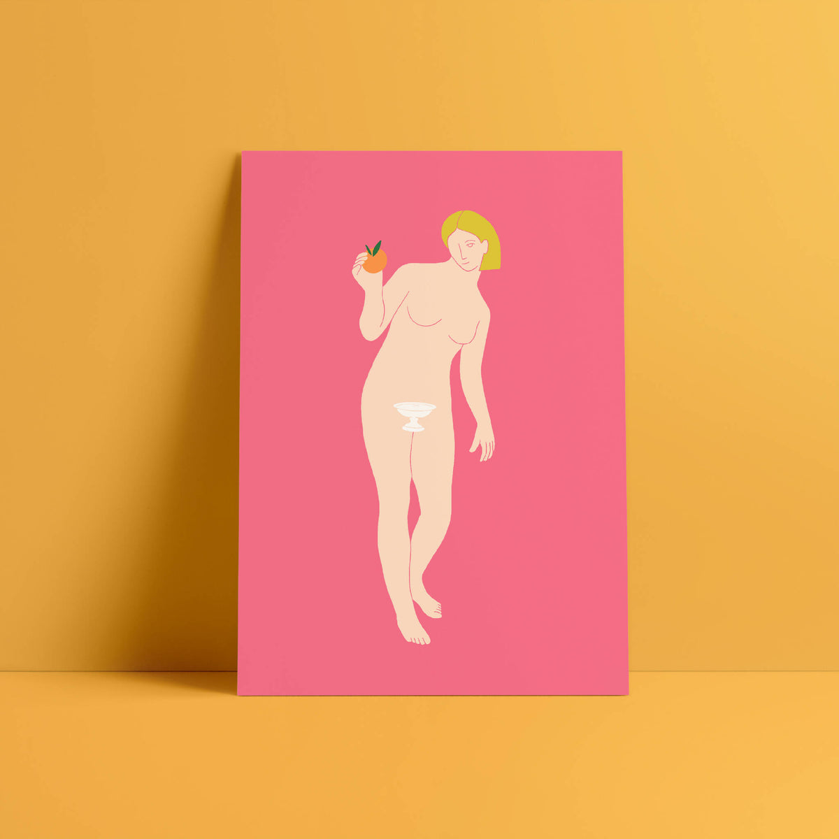 Illustration imprimée : femme nue stylisée tenant un fruit vert, fond rose