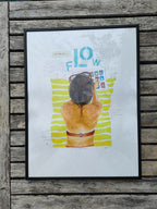 Affiche encadrée « Mon flow » avec silhouette féminine, texte et couleurs vives.