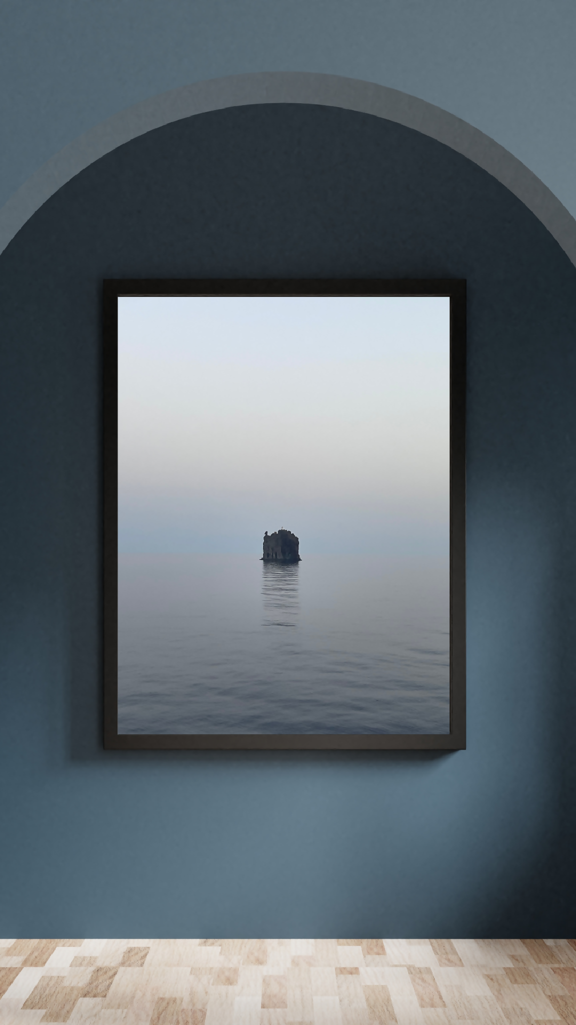 Photo encadrée Stombolicchio, cadre noir, mer brumeuse au fond