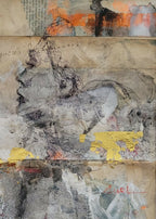 Tableau abstrait en cadre, détails gris, noir, orange et jaune sur fond beige