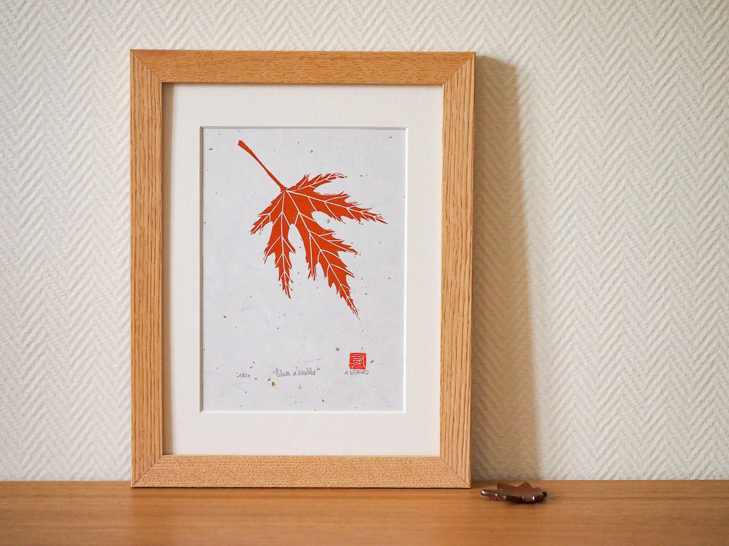 Gravure sur papier washi encadrée, feuille d’érable rouge et orange