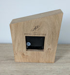 Horloge de bureau en chêne massif, dos avec mécanisme et marquage