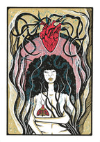 Affiche illustrée en cadre, femme aux cheveux bouclés noirs, cœur rouge et lignes or