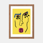 Illustration encadrée sur fond jaune, visage stylisé et éléments abstraits noirs et roses.