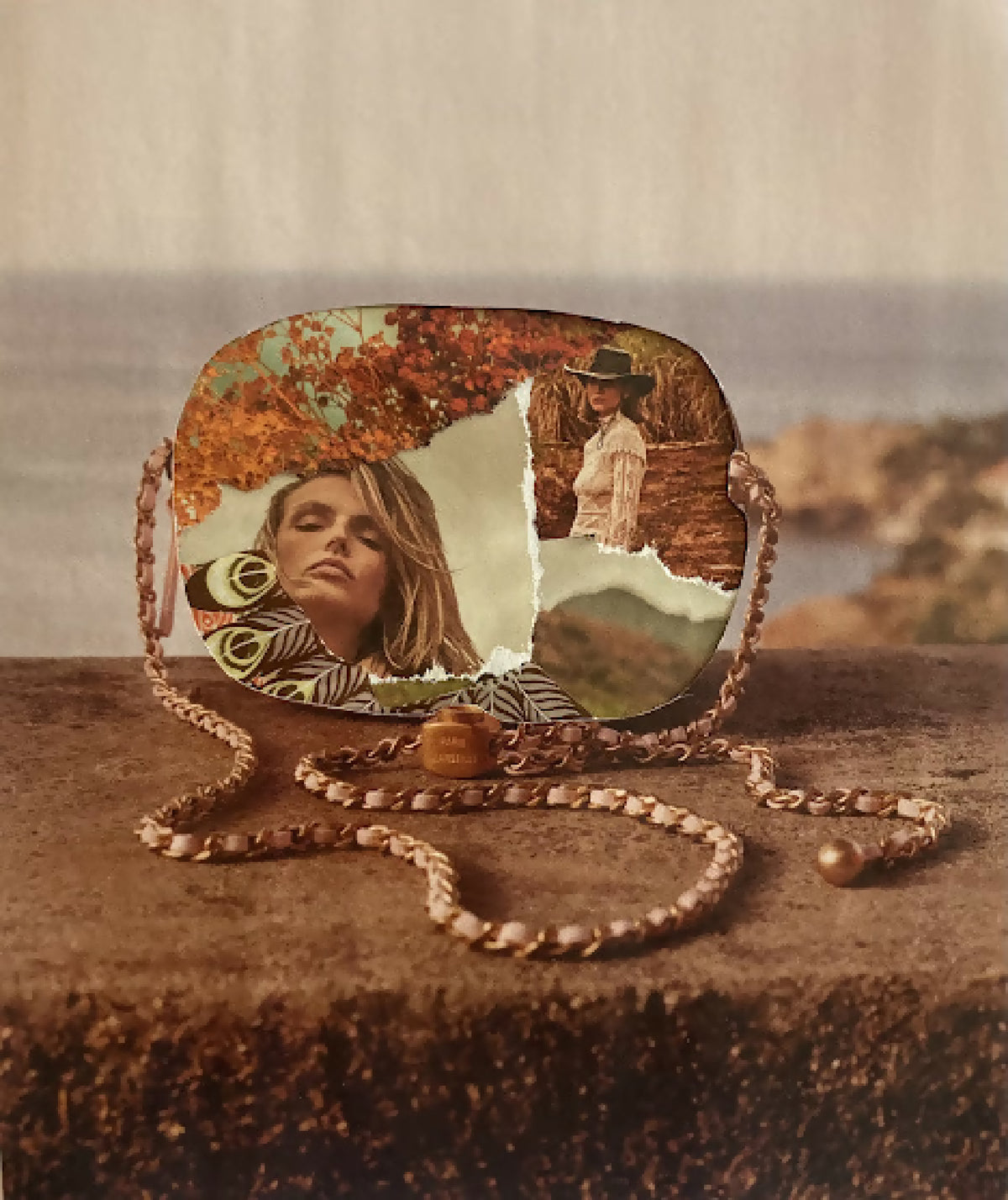 Collage artistique ovale ocre : portrait, fleurs, ornements et cordons