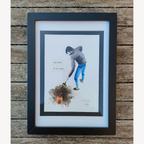 Affiche encadrée avec illustration aquarelle d’un personnage agenouillé, cadre bleu
