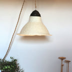 Lampe baladeuse BOHEME suspendue, abat-jour conique beige au bord légèrement ondulé
