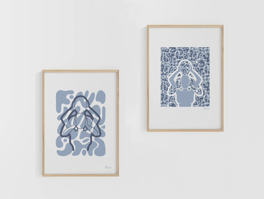 Tirage A4 encadré, motif abstrait bleu sur fond clair, présentation double.