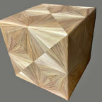 Le Soleil — Cube en marqueterie de paille
