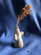 Mini vase à herbes sèches en céramique grise, bouquet de brindilles brunes séchées