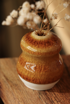 Mini-vase en porcelaine brun craquelé, ouverture évasée, fleurs séchées