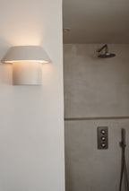 Applique murale blanche à abat-jour cylindrique