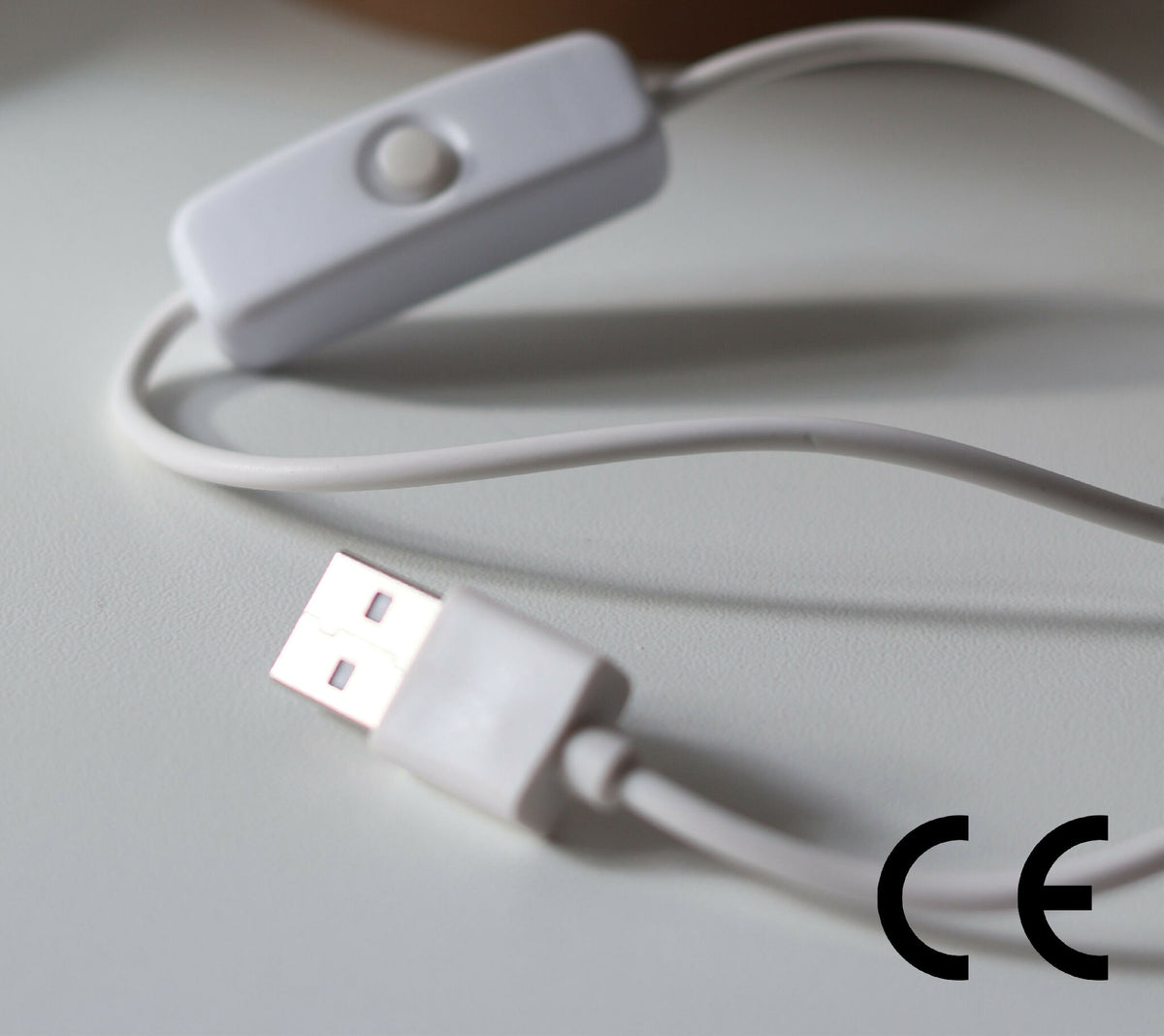 Câble électrique blanc de la lampe Orion avec marquage CE