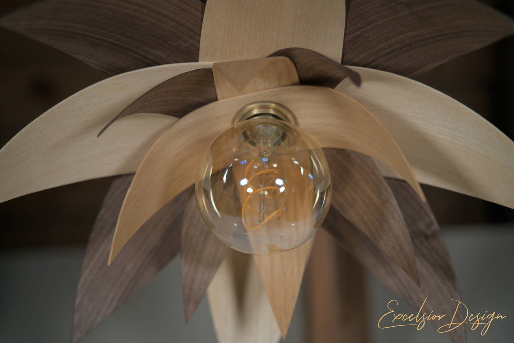 Suspension Lotus à abat-jour en bois, pétales beige avec ampoule centrale