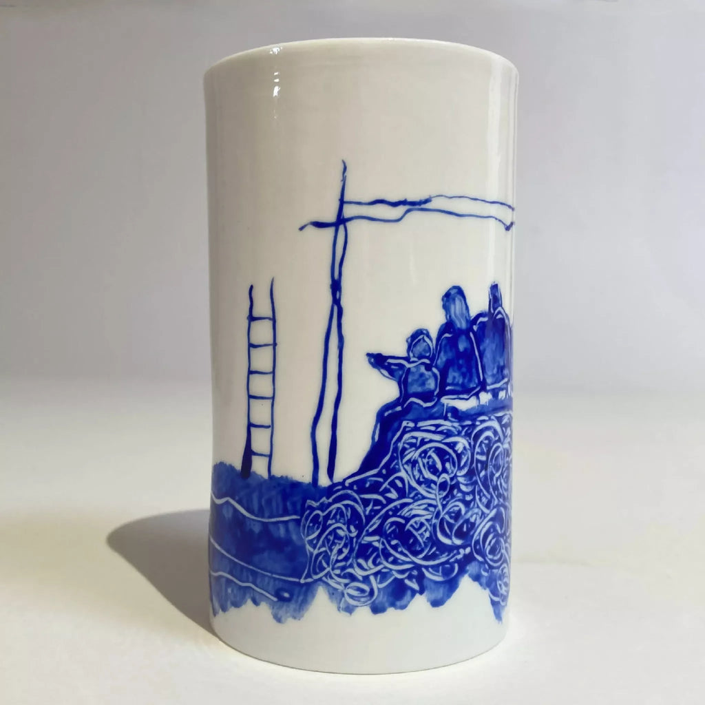 Mug en porcelaine blanche avec grande illustration bleue détaillée