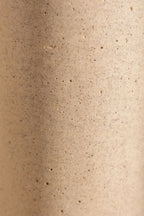 Surface du vase ANDRÉ beige clair, texture granuleuse et aspérités