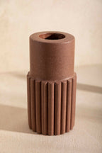 Vase DÉDÉ moca brun strié, ouverture circulaire visible.