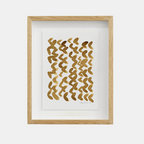 Encadrement en bois clair avec peinture abstraite brune sur papier