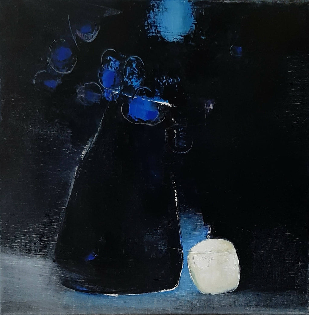 Tableau encadré, vue rapprochée : vase bleu nuit et petit pot blanc