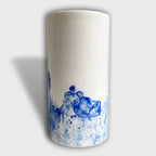 Petit vase en céramique blanc avec motif bleu de couple méditant