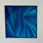 Rayonnement Azur — Tableau en marqueterie de paille 30 × 30 cm