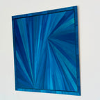Rayonnement Azur — Tableau en marqueterie de paille 30 × 30 cm