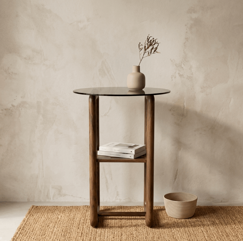 Table d’appoint en bois à plateau rond foncé et étagère