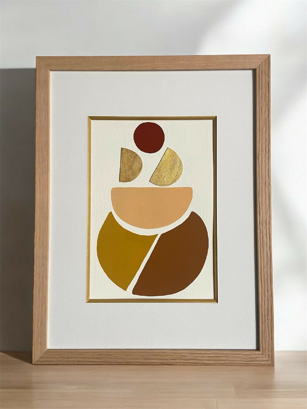 Tableau abstrait encadré bois, formes géométriques beige, ocre et brun