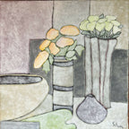 Tableau nature morte à bouquet jaune avec vases et objet gris, Brigitte Legendre