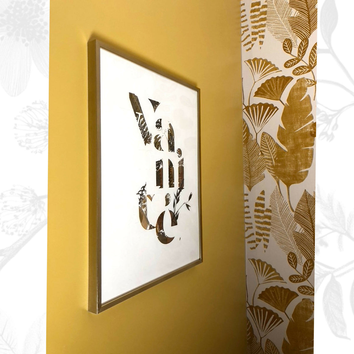 Tableau A3 encadré, motif de lettres en collage de plantes séchées, fond clair