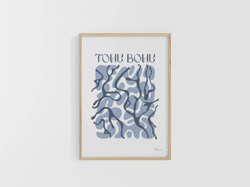 Tirage A4 Tohu Bohu encadré, illustration abstraite bleue, cadre bois clair.